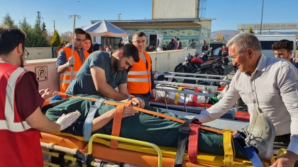 GÖÇÜKTEN VE KAZADAN KURTARILAN YARALILARA MÜDAHALE