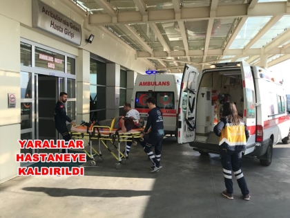 ODUN YÜKLÜ RÖMORKLÜ ÇAPA MOTORU DEVRİLDİ, 2 YARALI
