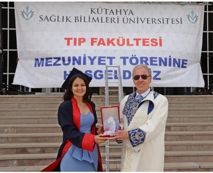 TIP FAKÜLTESİ BİRİNCİSİ DEMİRCİ'DEN