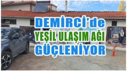DEMİRCİ’DE ELEKTRİKLİ ARAÇ ŞARJ İSTASYONU İLGİ GÖRÜYOR