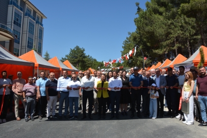 MEZUNİYET ŞENLİKLERİ, STANTLARIN AÇILIŞI İLE BAŞLADI.