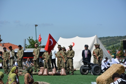 DEMİRCİ’DE MUHTEŞEM 19 MAYIS