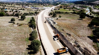 SALİHLİ YOLUNDA ÜSTYAPI ÇALIŞMALARINA GEÇİLDİ.