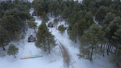 DEMİRCİ’DE YÜKSEKLER KAR YAĞIŞI İLE BEYAZA BÜRÜNDÜ