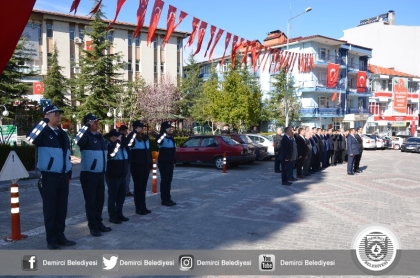 DEMİRCİ'DE ŞANLI ZAFERİN 105. YILI TÖRENLE KUTLANDI
