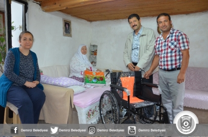 HÜSNİYE TEYZE'NİN TALEBİNE, BAŞKAN SELÇUK'TAN ANINDA ÇÖZÜM