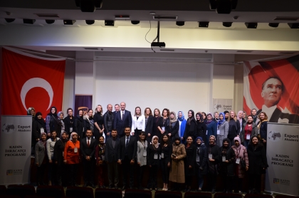 KADIN GİRİŞİMCİLERE İHRACAT BRİFİNGİ
