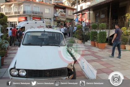 ARABANIN ÇARPTIĞI YARALI SEVK EDİLDİ