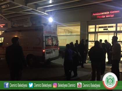 DEMİRCİ'DE MOTOSİKLET KAZASI ; 1 AĞIR YARALI