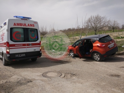 DEMİRCİ'DE TRAFİK KAZASI; 2 YARALI