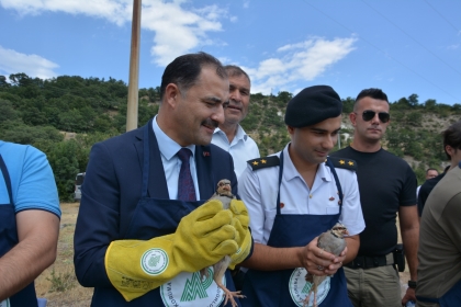 DEMİRCİ'DE 300 KEKLİK DOĞAYA BIRAKILDI