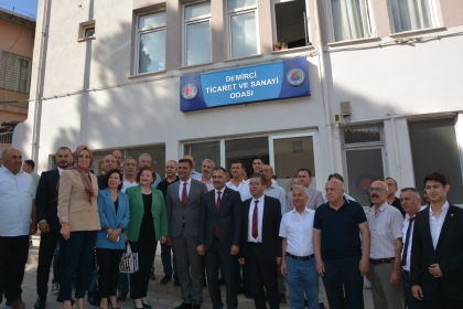 BÜYÜKŞEHİR BELEDİYE BAŞKANI FERDİ ZEYREK VE BAŞKANIMIZ ERKAN KARA, ODA BAŞKANLARI İLE TOPLANTI YAPTI.