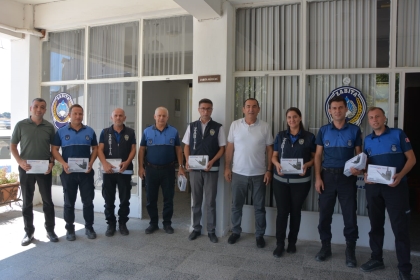 BAŞKANIMIZ ERKAN KARA, ZABITA PERSONELİNE TELSİZ HEDİYE ETTİ