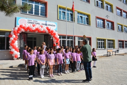 CENGİZ TOPEL – ENVER ARMAĞAN İLKOKULUNDA İLKÖĞRETİM HAFTASI PROGRAMI