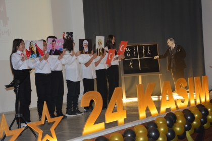 DEMİRCİ'DE 24 KASIM ÖĞRETMENLER GÜNÜ KUTLANDI