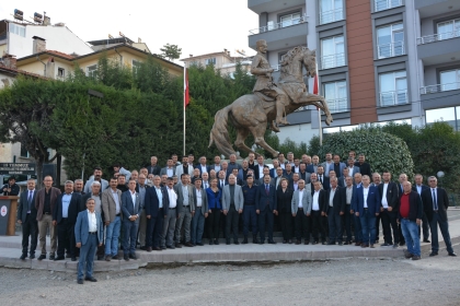 DEMİRCİ’DE 19 EKİM MUHTARLAR GÜNÜ TÖRENLE KUTLANDI.