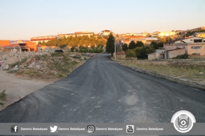 BELEDİYE'DEN SICAK ASFALT HAMLESİ