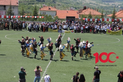 DEMİRCİ'DE 19 MAYIS ATATÜRK'Ü ANMA GENÇLİK VE SPOR BAYRAMI TÖRENLERİ KUTLANDI