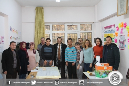 BAŞKAN'DAN ÖZEL ÖĞRENCİLERE ZİYARET