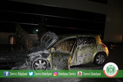 HASTANE OTOPARKINDAKİ, PARK HALİNDEKİ ARAÇ YANDI.